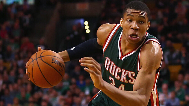 马卡：梅西参观诺坎普引发回归猜测，而美职联支持短期租借（马卡：梅西现身诺坎普引爆回归传闻，美职联或支持短期租借）