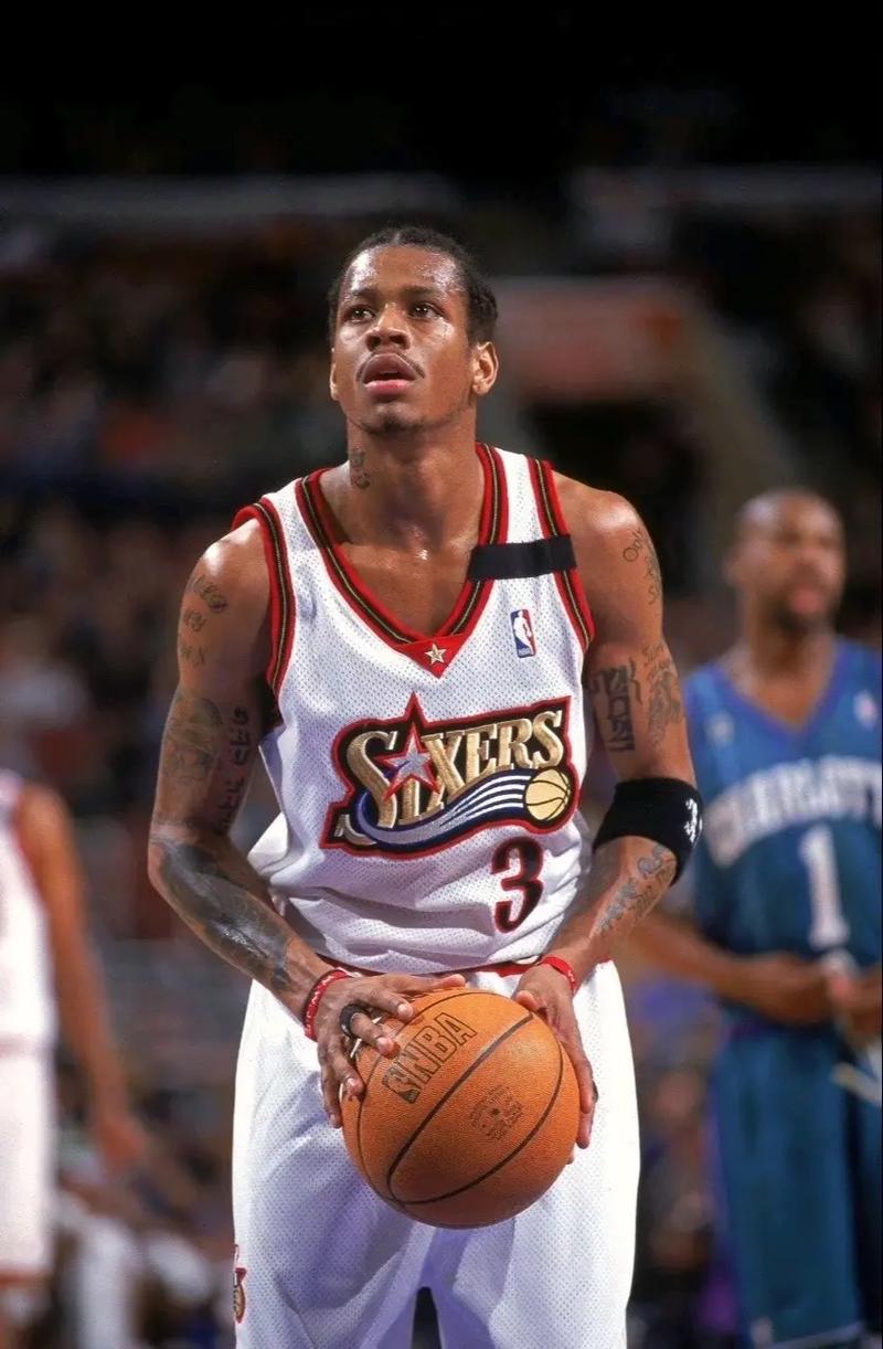 扑救率85.2%场均丢球0.57，斯维拉尔两项数据五大联赛门将第一（85.2%扑救率、场均0.57失球，斯维拉尔双项数据居五大联赛门将之首）