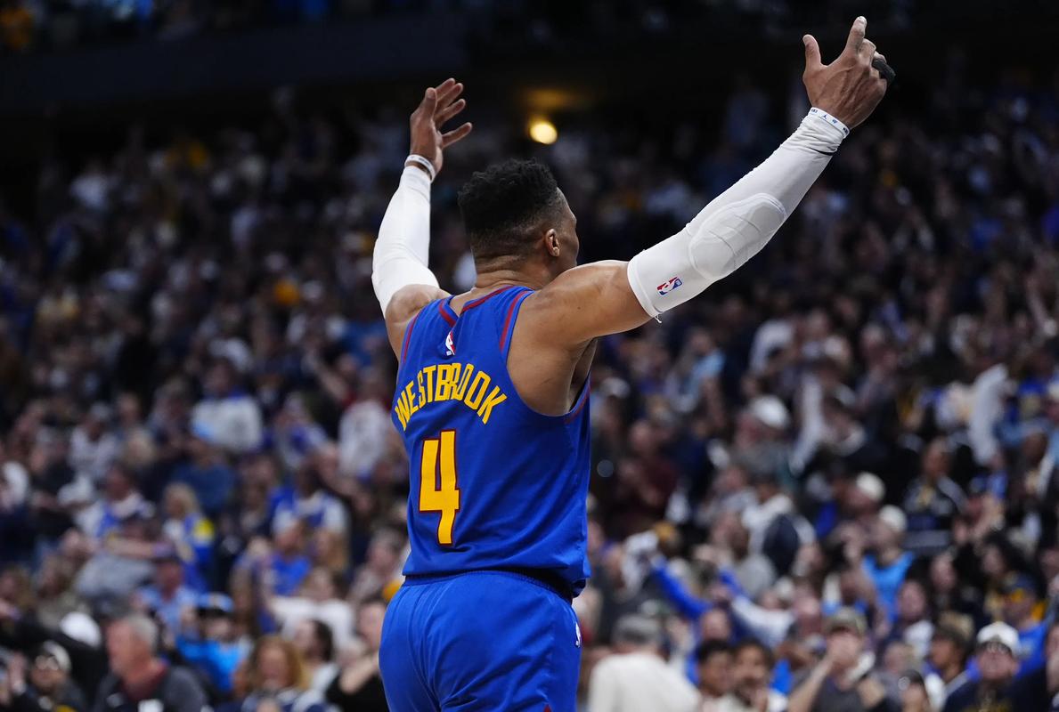 环足奖年度最佳总监候选：坎波斯、爱德华兹&理查德-休斯在列（环足奖年度最佳总监提名公布：坎波斯、爱德华兹、理查德-休斯入围）