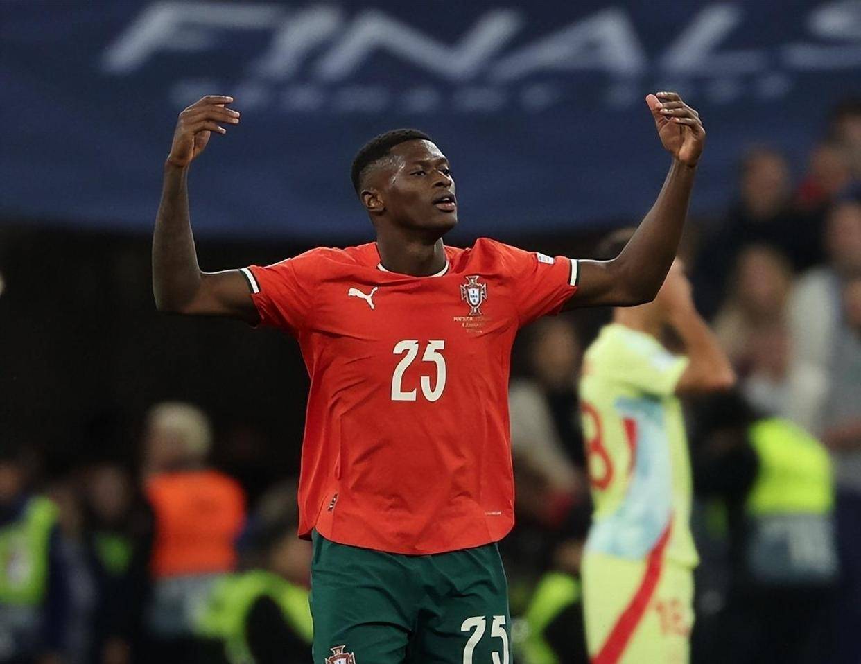 世界杯热身赛对阵曝光，焦点战即将上演（世界杯热身赛对阵出炉，重磅对决在即）