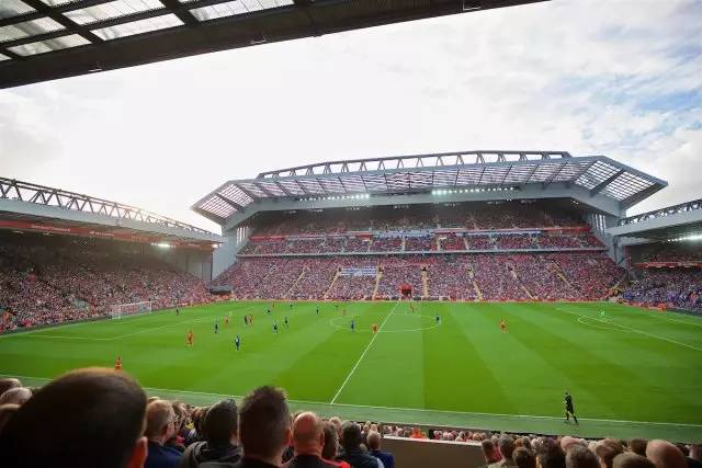 罗马靠稳健防守拿下胜利（稳固后防助罗马取胜）